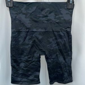 SPANX Camouflage Bike Shorts Size Small black and grey